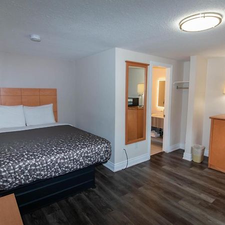 Angus Borden Inn And Suites מראה חיצוני תמונה