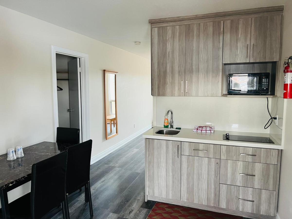 Angus Borden Inn And Suites מראה חיצוני תמונה