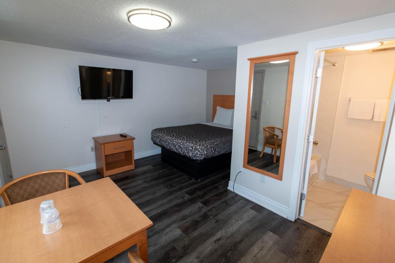 Angus Borden Inn And Suites מראה חיצוני תמונה