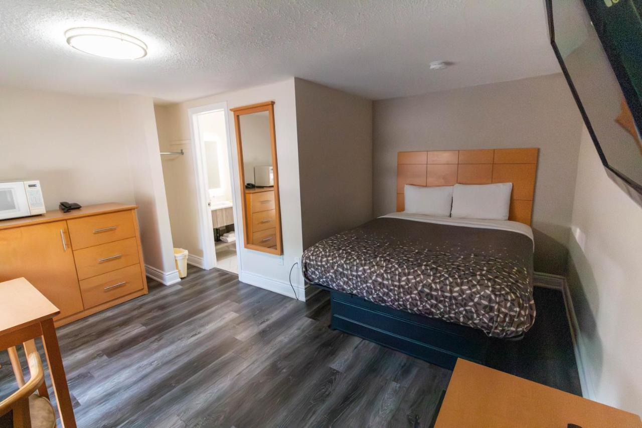 Angus Borden Inn And Suites מראה חיצוני תמונה