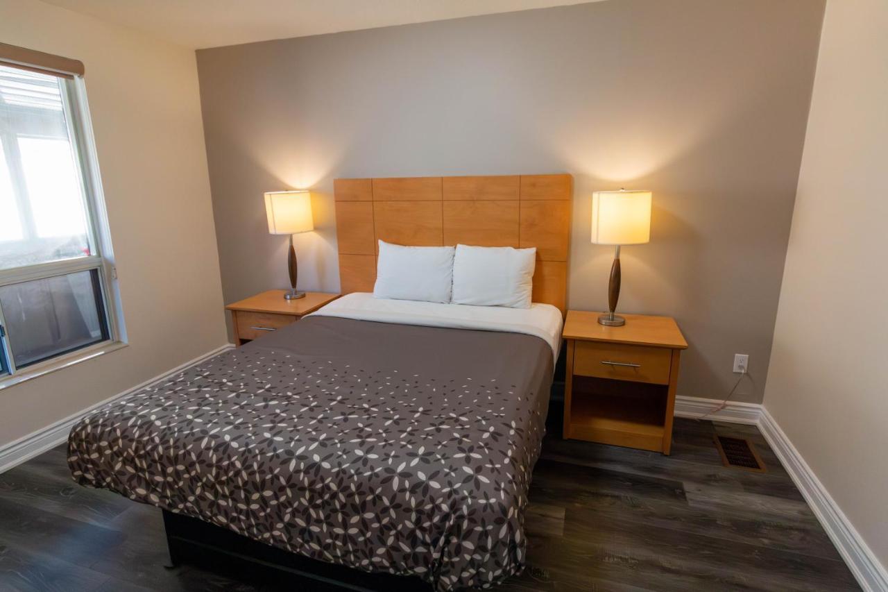 Angus Borden Inn And Suites מראה חיצוני תמונה