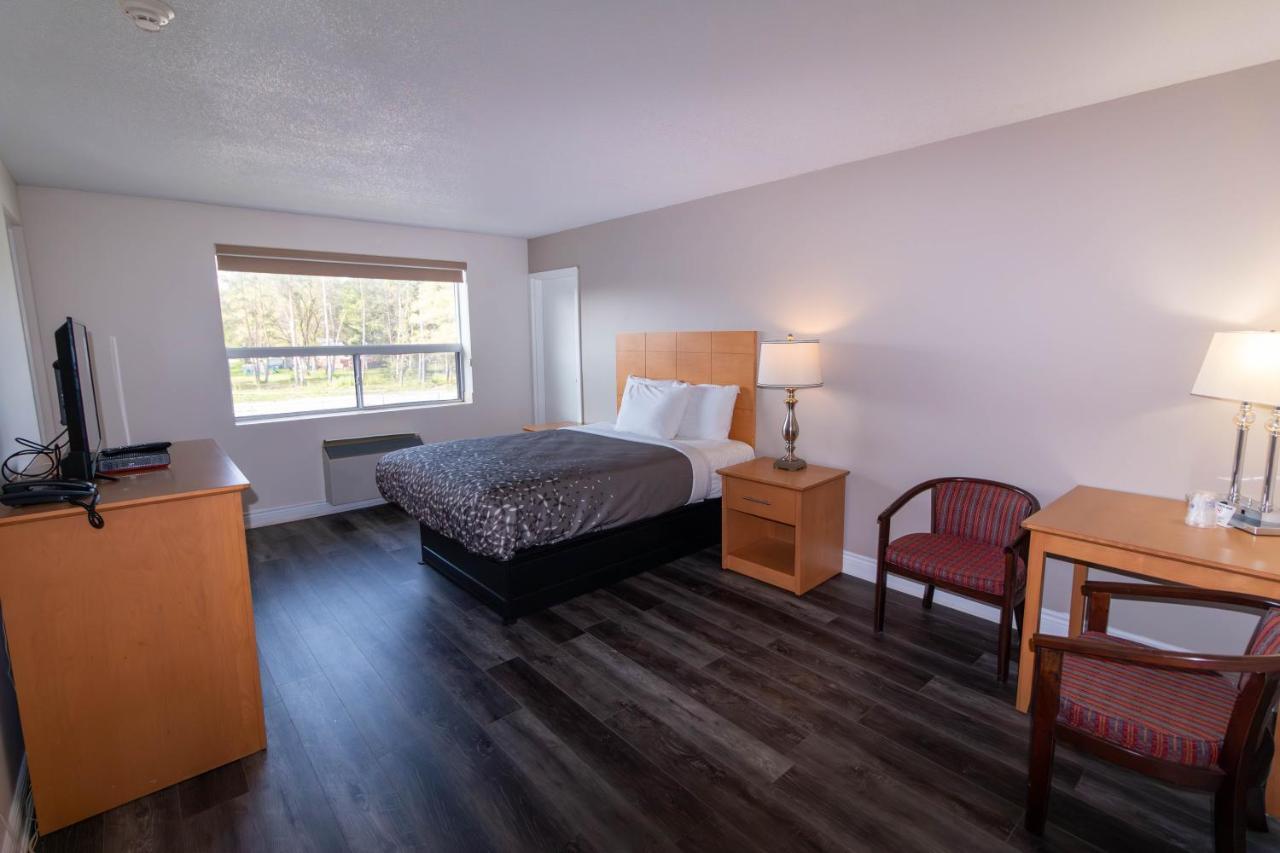 Angus Borden Inn And Suites מראה חיצוני תמונה