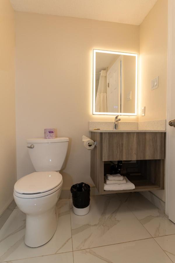 Angus Borden Inn And Suites מראה חיצוני תמונה
