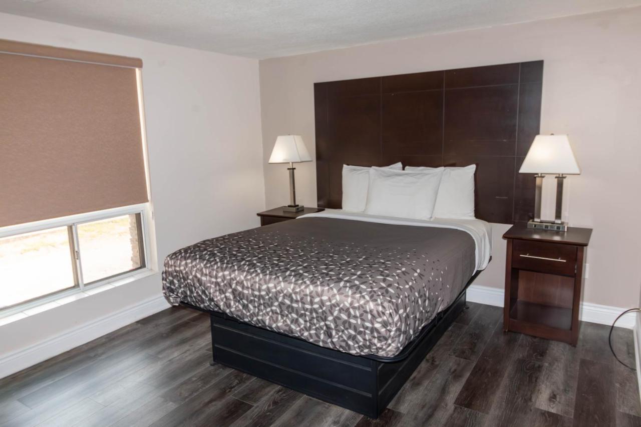 Angus Borden Inn And Suites מראה חיצוני תמונה